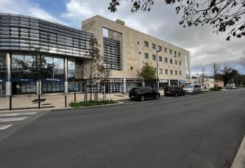 Bureau à vendre Saint-Médard-en-Jalles (33160) - 60 m² à Saint-Médard-en-Jalles - 33160