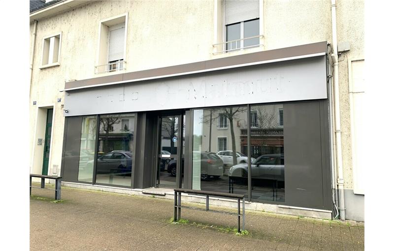 Location de local commercial de 69 m² à Saint-Pierre-des-Corps - 37700 photo - 1